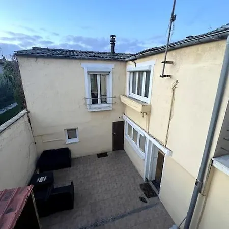 Petite Studette A Montreuil